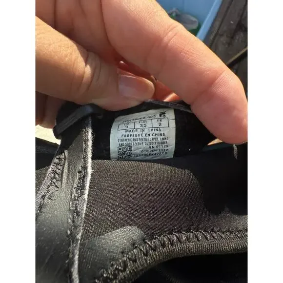 Kids Fila Skeletoes Black Barefoot Slip On Water Shoes Size 3 - Picture 9 of 9